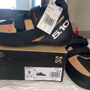 Five Ten NIAD VCS Anasazi Men’s Climbing Shoe size 9 (42.5 euro)